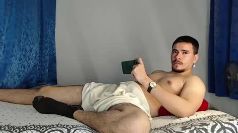 Snapshot of jeycob_happy97 chatting on 05/13/26, 12:30 Juan David online show from 05/13/26, 12:30