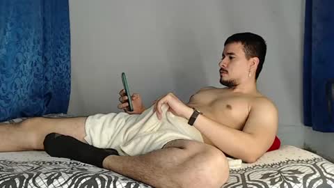 Snapshot of jeycob_happy97 chatting on 05/20/26, 12:00 Juan David online show from 05/20/26, 12:00