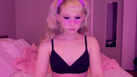 Snapshot of jeylababe chatting on 09/20/25, 02:23 online show from 09/20/25, 02:23