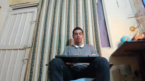 Snapshot of jharol_cardona chatting on 06/20/26, 01:52 Jharol online show from 06/20/26, 01:52