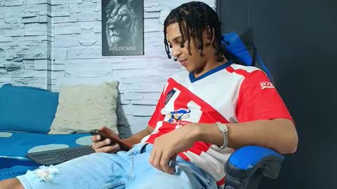 Snapshot of jhay_wheeler777 chatting on 12/17/25, 05:02 jhay_wheeler777 online show from 12/17/25, 05:02