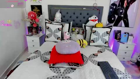 Snapshot of jhena_evans chatting on 05/02/26, 07:52 Candy online show from 05/02/26, 07:52