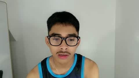 Snapshot of jhnxxnaughty_ chatting on 12/15/25, 06:50 Johnny online show from 12/15/25, 06:50