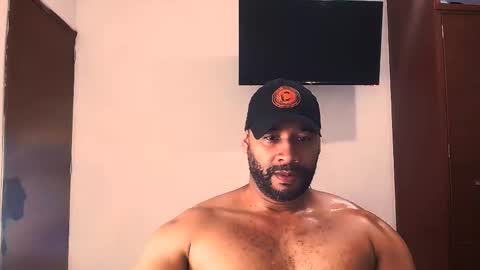 En moreno online show from 12/18/25, 07:42