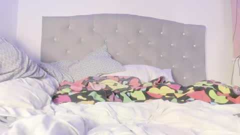 Snapshot of jhoanatrans22 chatting on 12/19/24, 09:06 jhoanatrans22 online show from 12/19/24, 09:06