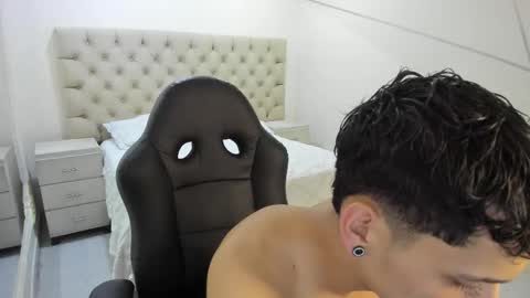 jhoanleandro online show from 12/14/25, 05:35