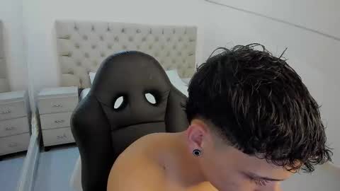 jhoanleandro online show from 12/20/25, 05:36