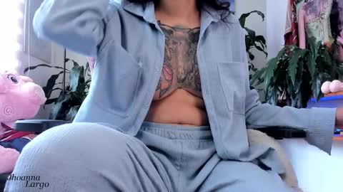  Jhoanna Largo  online show from 01/16/26, 04:00