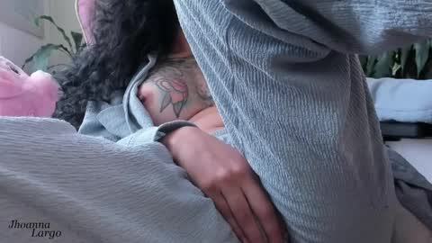  Jhoanna Largo  online show from 04/06/26, 05:25