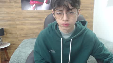 Snapshot of jhoellx chatting on 01/08/25, 12:15 Jhoel online show from 01/08/25, 12:15