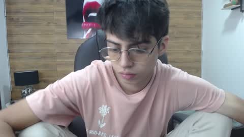 Snapshot of jhoellx chatting on 01/29/25, 12:35 Jhoel online show from 01/29/25, 12:35