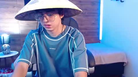 Jhoel online show from 10/31/25, 09:49