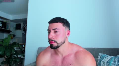 Jhojan Strong  online show from 04/12/26, 09:31