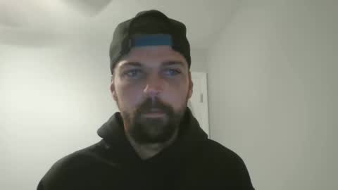 Snapshot of jholls chatting on 01/22/25, 10:59 jholls online show from 01/22/25, 10:59