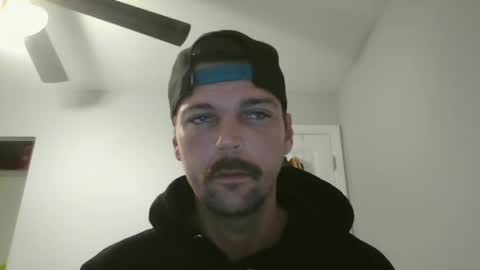 Snapshot of jholls chatting on 02/08/25, 04:36 jholls online show from 02/08/25, 04:36