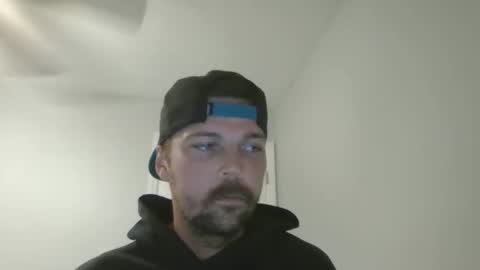 Snapshot of jholls chatting on 02/21/25, 03:43 jholls online show from 02/21/25, 03:43