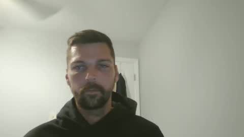 Snapshot of jholls chatting on 03/04/25, 11:11 jholls online show from 03/04/25, 11:11