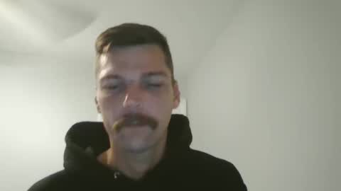 Snapshot of jholls chatting on 03/10/25, 01:01 jholls online show from 03/10/25, 01:01