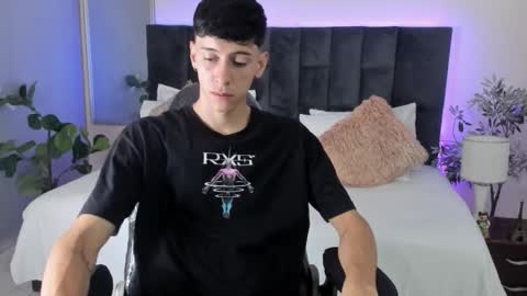 Snapshot of jhon_snow__ chatting on 11/22/25, 01:43 Jhon online show from 11/22/25, 01:43