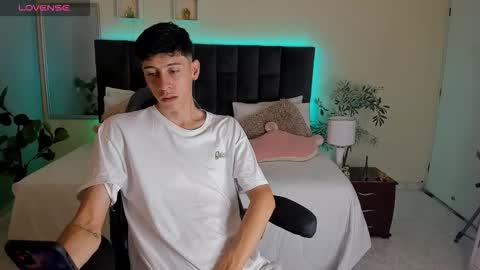 Snapshot of jhon_snow__ chatting on 11/24/25, 12:27 Jhon online show from 11/24/25, 12:27