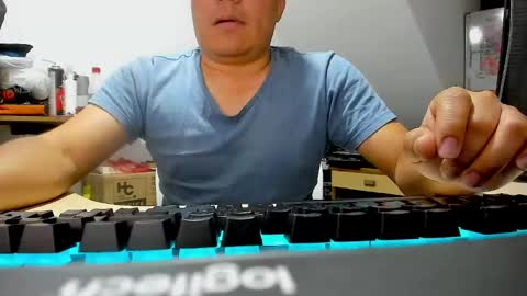 Snapshot of jhonatan_morales_s chatting on 10/16/25, 04:46 jhonatan_morales_s online show from 10/16/25, 04:46