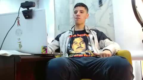 jhon online show from 10/22/25, 01:33