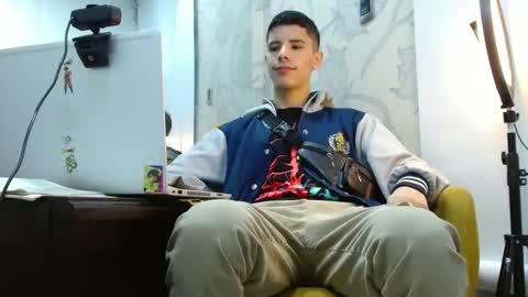 jhon online show from 10/24/25, 10:39