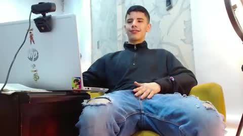 jhon online show from 10/25/25, 01:07