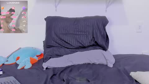 Snapshot of jhonleving chatting on 03/08/25, 12:00 Jack online show from 03/08/25, 12:00