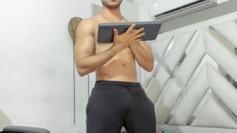 Snapshot of jhonny_flames7 chatting on 01/17/25, 04:06 jhonny online show from 01/17/25, 04:06