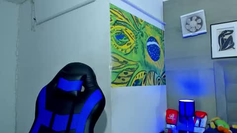 Snapshot of jhonny_flames7 chatting on 11/24/25, 04:12 jhonny online show from 11/24/25, 04:12