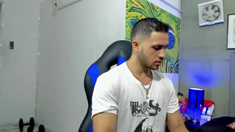 Snapshot of jhonny_flames7 chatting on 11/26/25, 12:00 jhonny online show from 11/26/25, 12:00