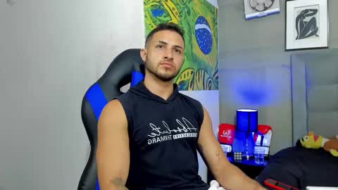 Snapshot of jhonny_flames7 chatting on 11/28/25, 03:53 jhonny online show from 11/28/25, 03:53