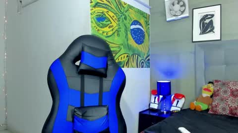 Snapshot of jhonny_flames7 chatting on 12/01/25, 12:37 jhonny online show from 12/01/25, 12:37