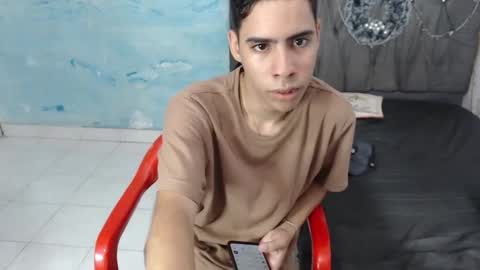 Snapshot of jhonny_latinboy chatting on 01/20/25, 04:10 Jhonny online show from 01/20/25, 04:10