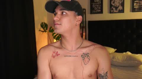 Snapshot of jhonnyx_ chatting on 09/10/25, 02:44 Jhonny online show from 09/10/25, 02:44