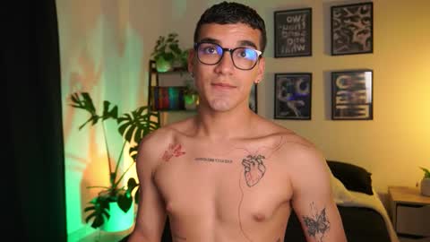 Snapshot of jhonnyx_ chatting on 09/17/25, 05:20 Jhonny online show from 09/17/25, 05:20