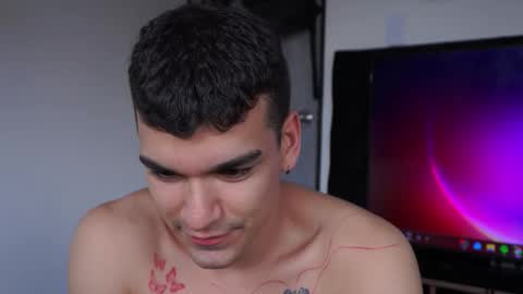 Snapshot of jhonnyx_ chatting on 10/25/25, 09:31 Jhonny online show from 10/25/25, 09:31