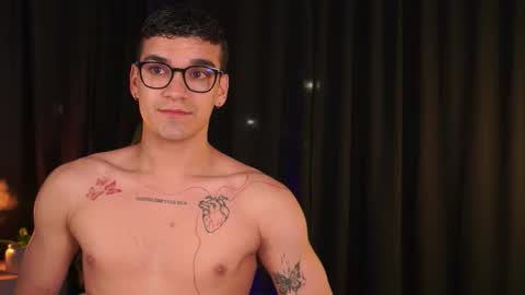 Snapshot of jhonnyx_ chatting on 11/14/25, 01:59 Jhonny online show from 11/14/25, 01:59