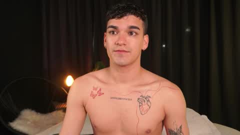 Snapshot of jhonnyx_ chatting on 01/06/26, 03:10 Jhonny online show from 01/06/26, 03:10