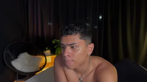 Snapshot of jhonnyx_ chatting on 03/01/26, 03:52 Jhonny online show from 03/01/26, 03:52