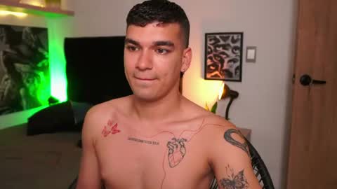 Snapshot of jhonnyx_ chatting on 06/18/26, 03:51 Jhonny online show from 06/18/26, 03:51