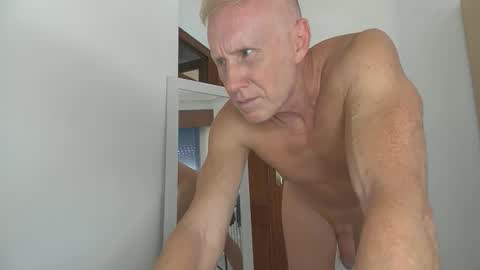 Snapshot of jhonpelopaja2 chatting on 10/17/25, 01:35 jhonpelopaja2 online show from 10/17/25, 01:35