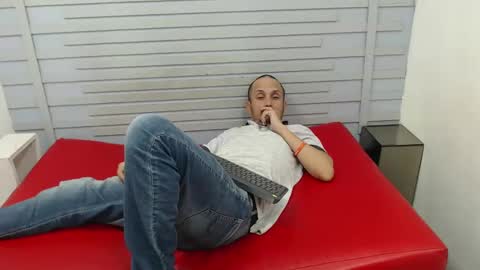 Snapshot of jhontorres018 chatting on 02/27/25, 12:43 jhontorres018 online show from 02/27/25, 12:43