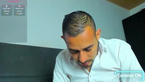 Jhony Alzate online show from 02/19/26, 02:29