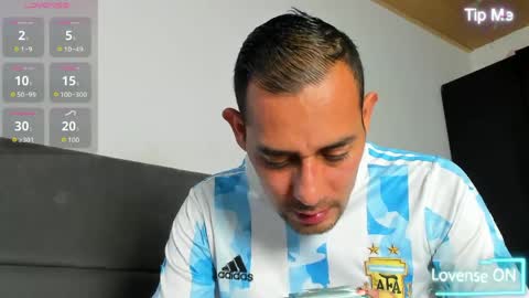 Jhony Alzate online show from 04/13/26, 03:34