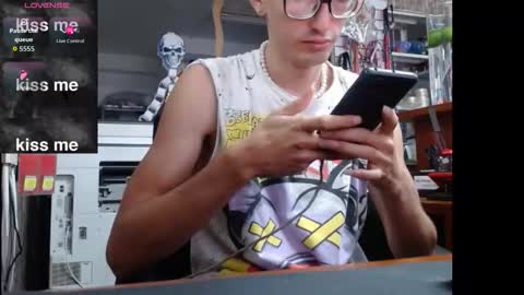 jhosuamoore2 online show from 10/13/25, 12:16