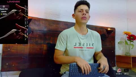 Snapshot of jhosuavega chatting on 09/23/25, 02:03 jhosuavega online show from 09/23/25, 02:03