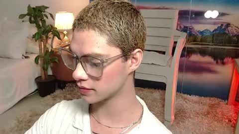 Snapshot of jhuan_cute chatting on 10/16/25, 11:00 Jhuan Nhez online show from 10/16/25, 11:00