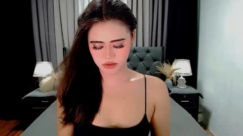 jhuliana_and_charles_room online show from 04/29/26, 11:44